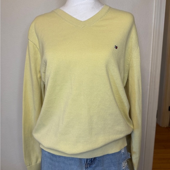 Tommy Hilfiger Women's Soft Yellow V-Neck Sweater - Picture 1 of 4